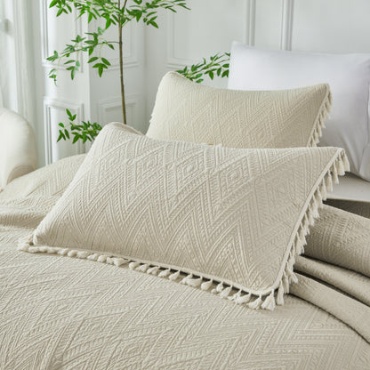 This pillow is using Brandream pillow sham.