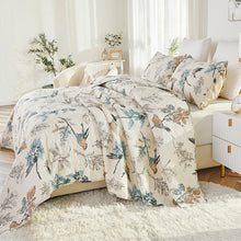 This bedroom features Brandream's quilt/coverlet and pillow sham.