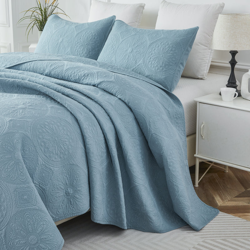 This bedroom features Brandream's quilt/coverlet and pillow sham.