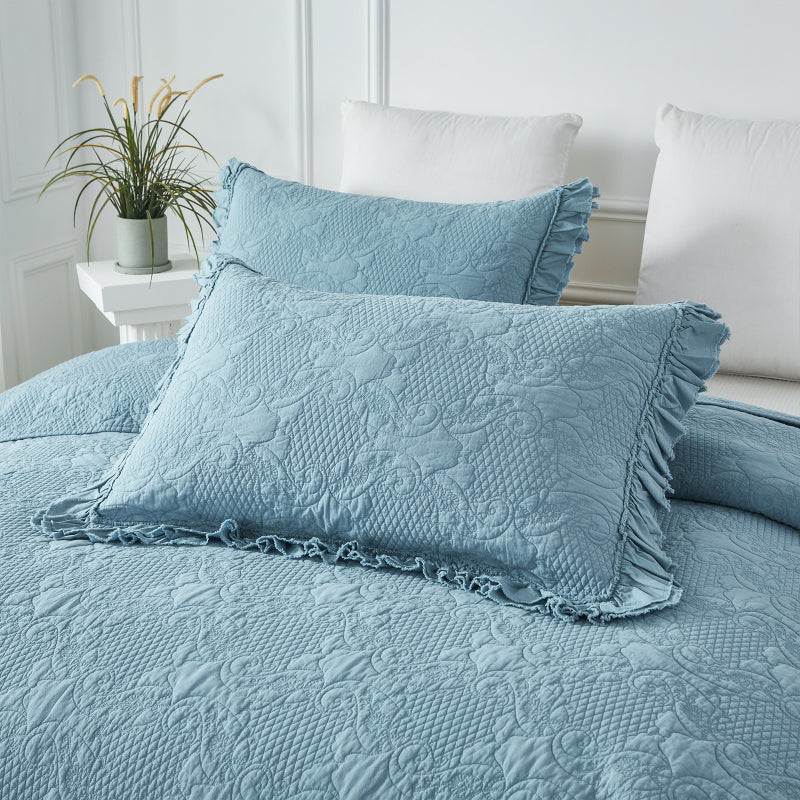 This pillow is using Brandream pillow sham.