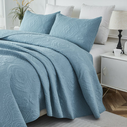 This bedroom features Brandream's quilt/coverlet and pillow sham.