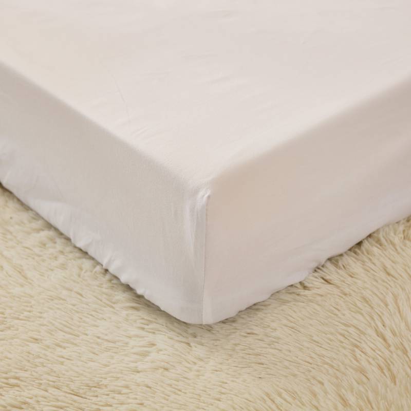 Brandream's sheets snugly wrap around the mattress.