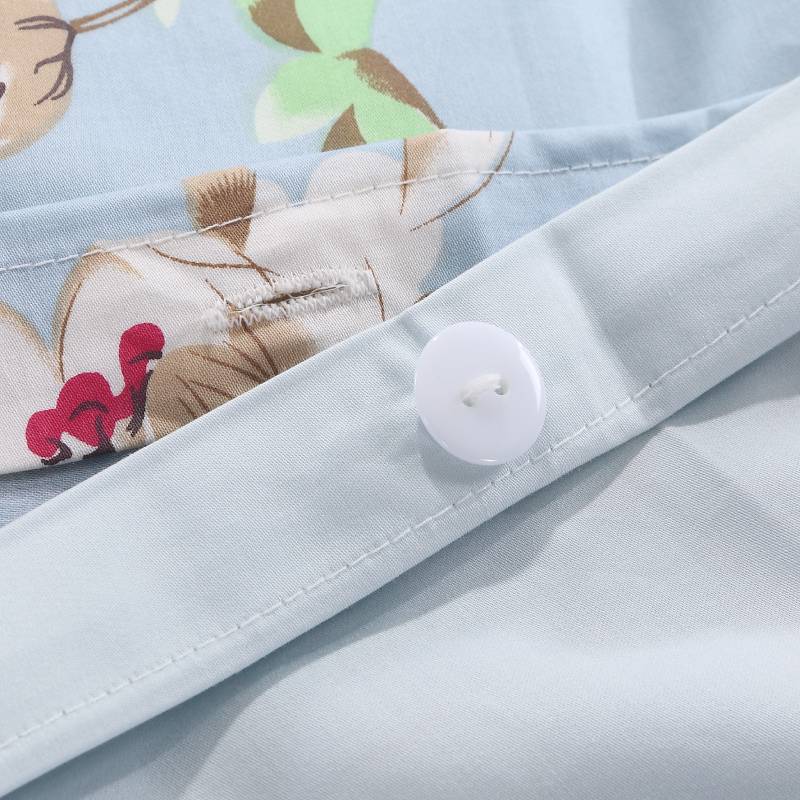 The button design makes Brandream duvet covers more convenient to use.