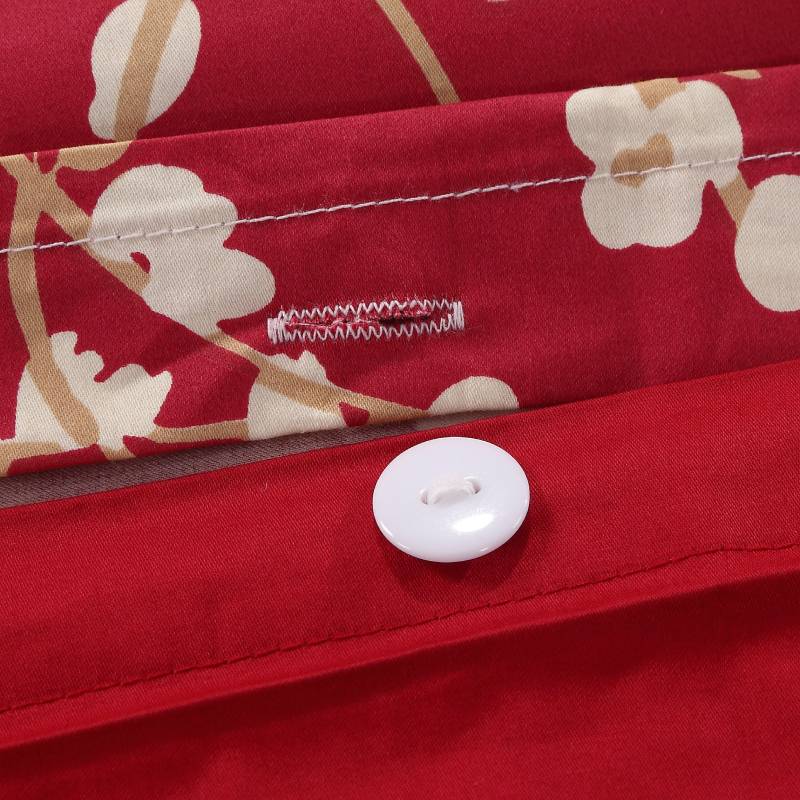 The button design makes Brandream duvet covers more convenient to use.