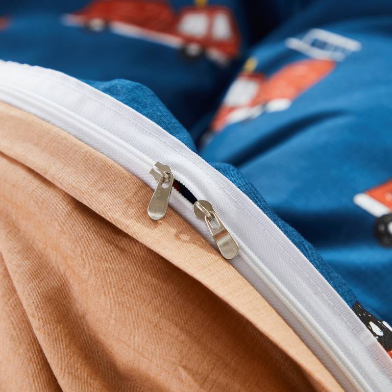 The zipper design makes Brandream duvet covers more convenient to use.