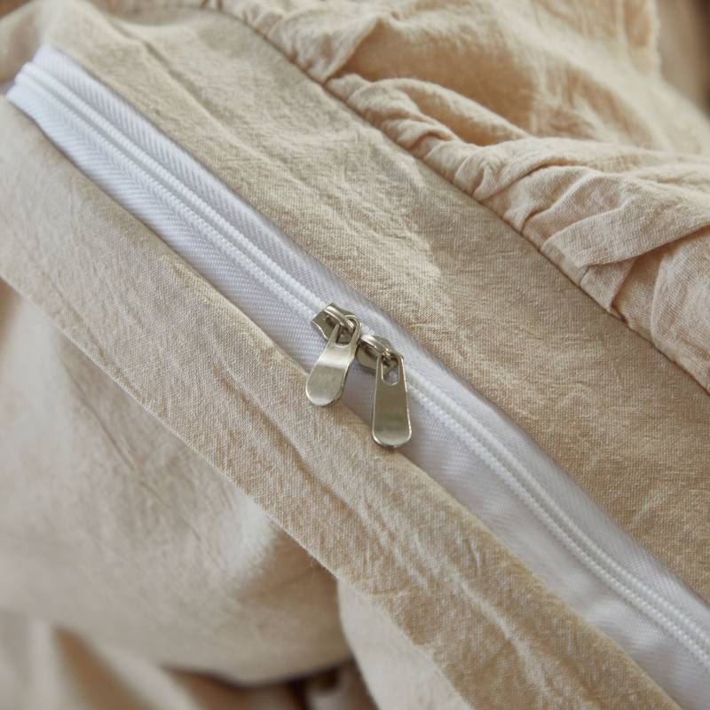 The zipper design makes Brandream duvet covers more convenient to use.