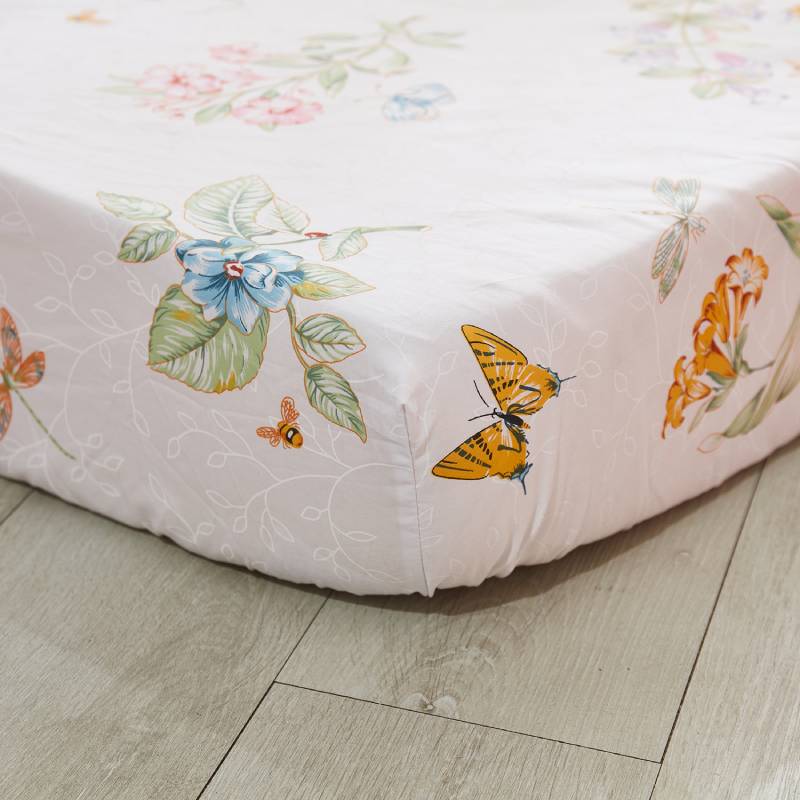 Brandream's sheets snugly wrap around the mattress.