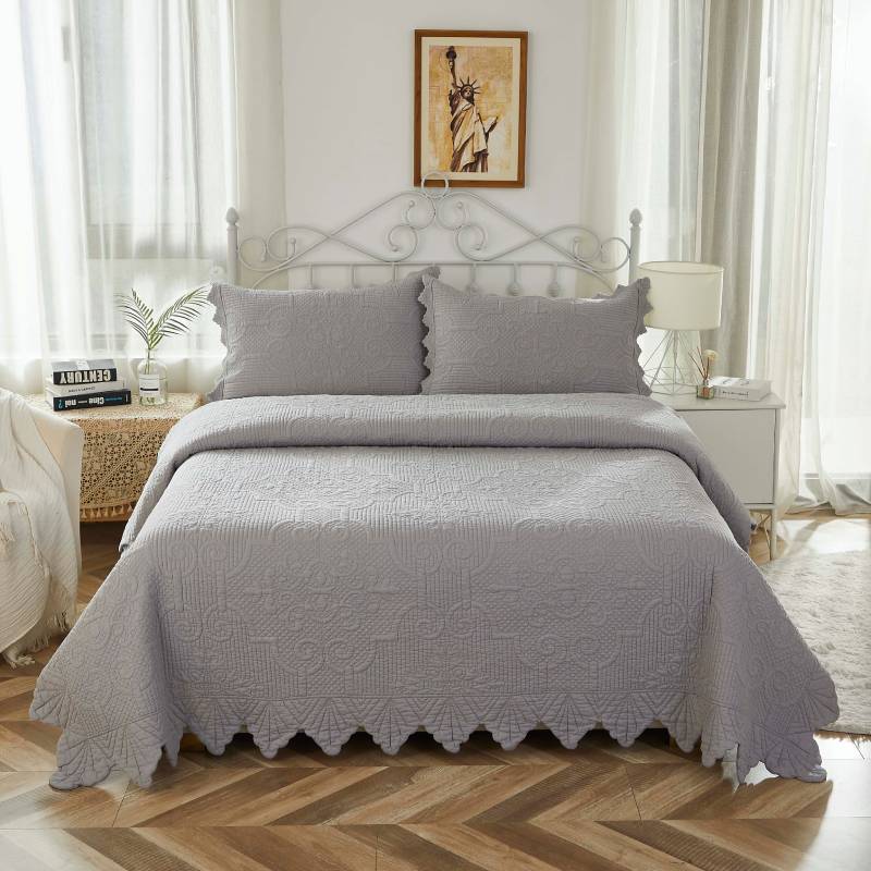 This bedroom features a Brandream Quilt Set.