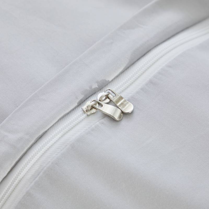 The zipper design makes Brandream duvet covers more convenient to use.