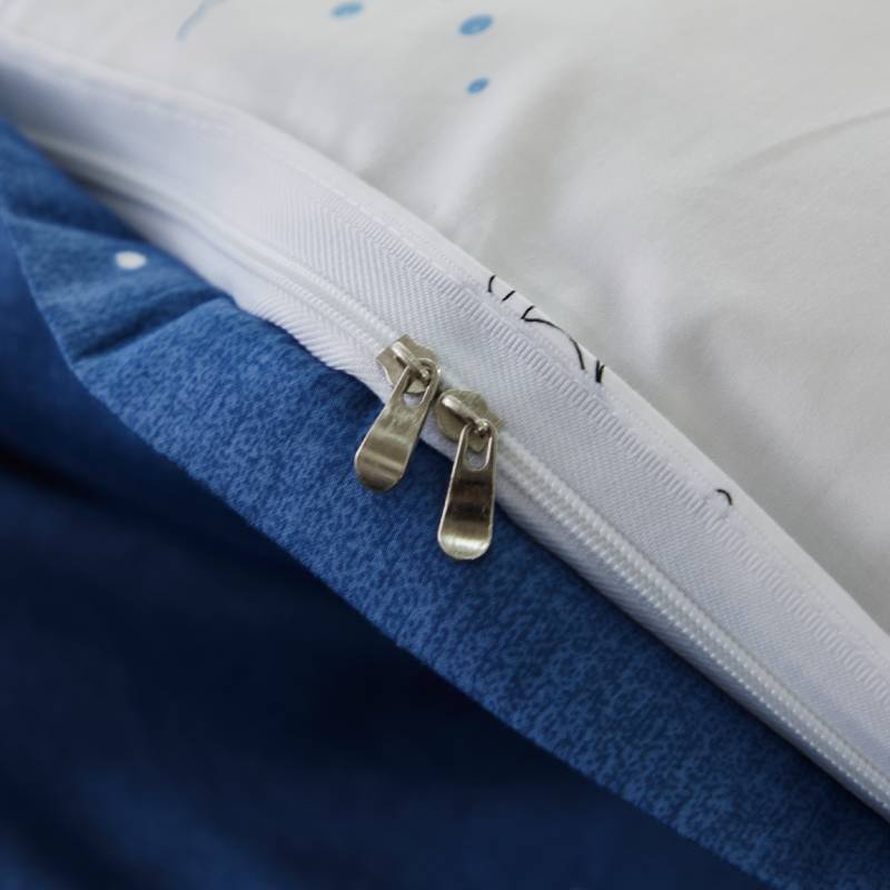 The zipper design makes Brandream duvet covers more convenient to use.