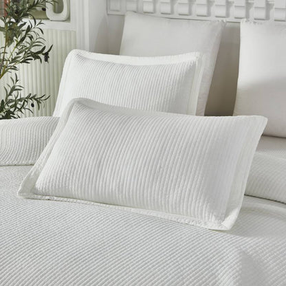 This pillow is using Brandream pillow sham.