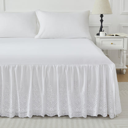 This bedroom features Brandream's bed skirt.