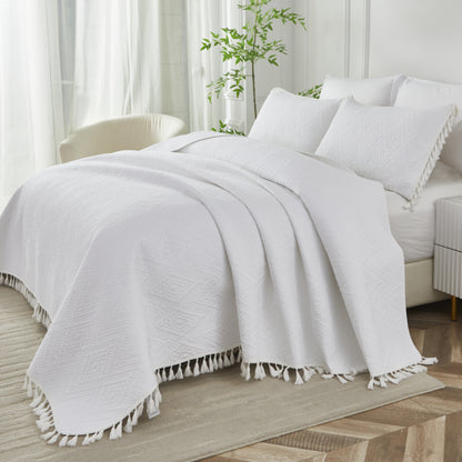 This bedroom features Brandream's quilt/coverlet and pillow shams.